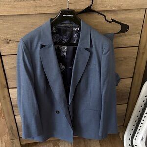 Custom women’s suit